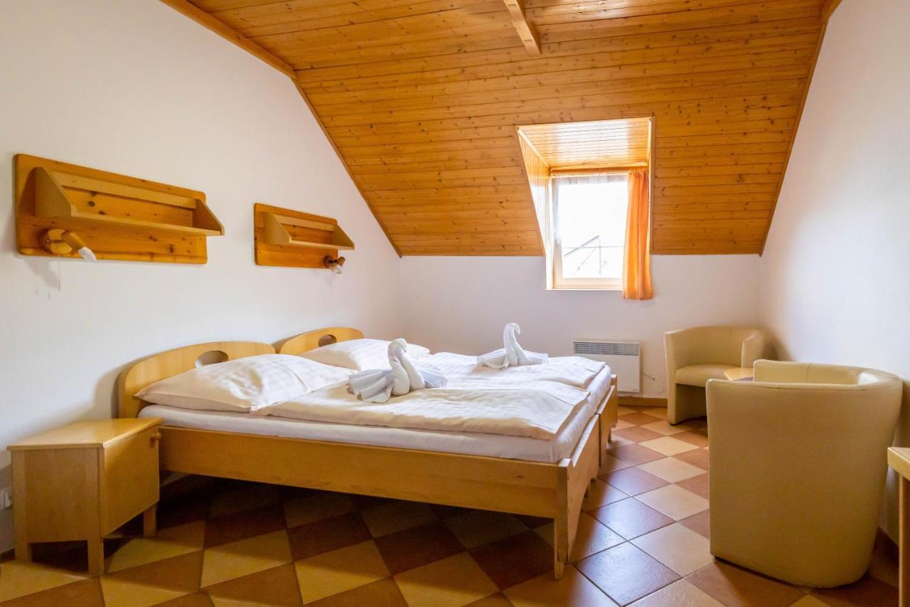 Horsky Hotel Rajska Bouda Malenovice  Экстерьер фото