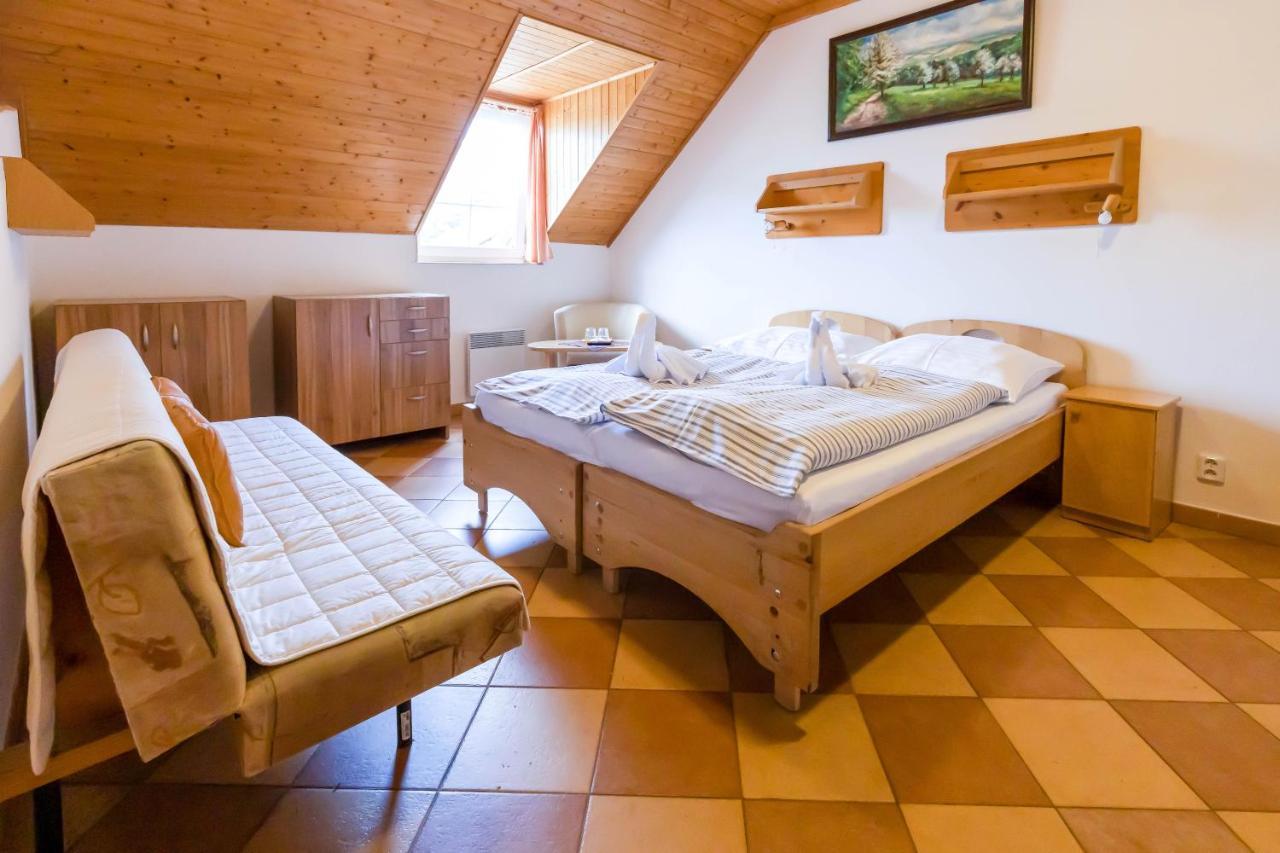 Horsky Hotel Rajska Bouda Malenovice  Экстерьер фото